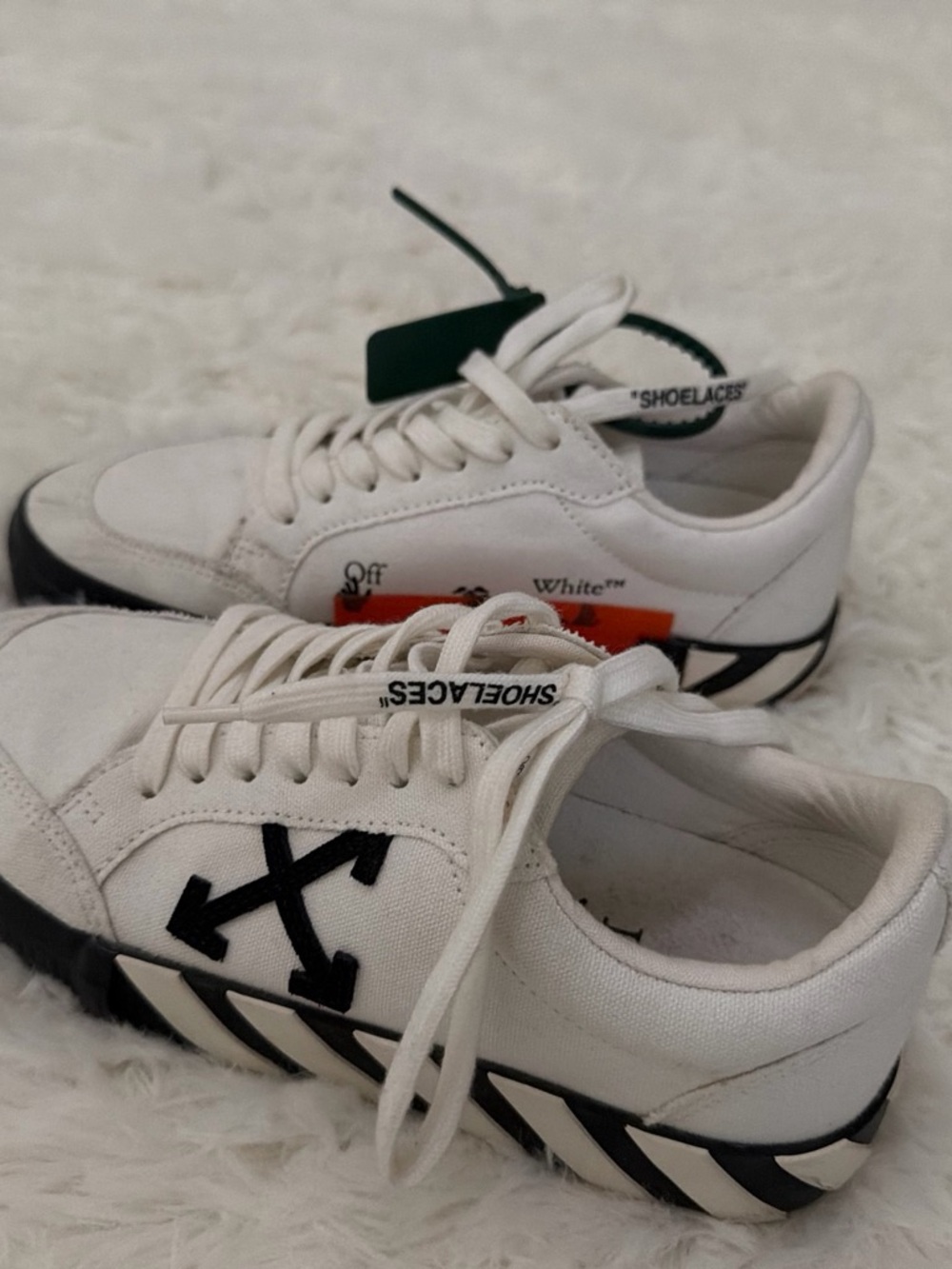 Off-White Kids White and Black Low-Top Arrow Sneakers
